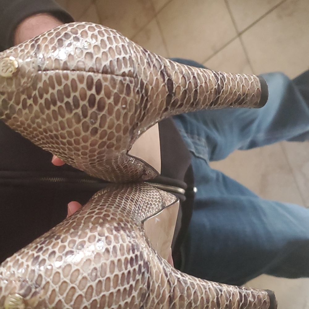 Stuart Weizman Snake Peep Toe Heels 8.5m - image 6